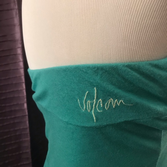 Preloved🤙🏼Volcom🤙🏼 tube top blouse - Picture 4 of 8